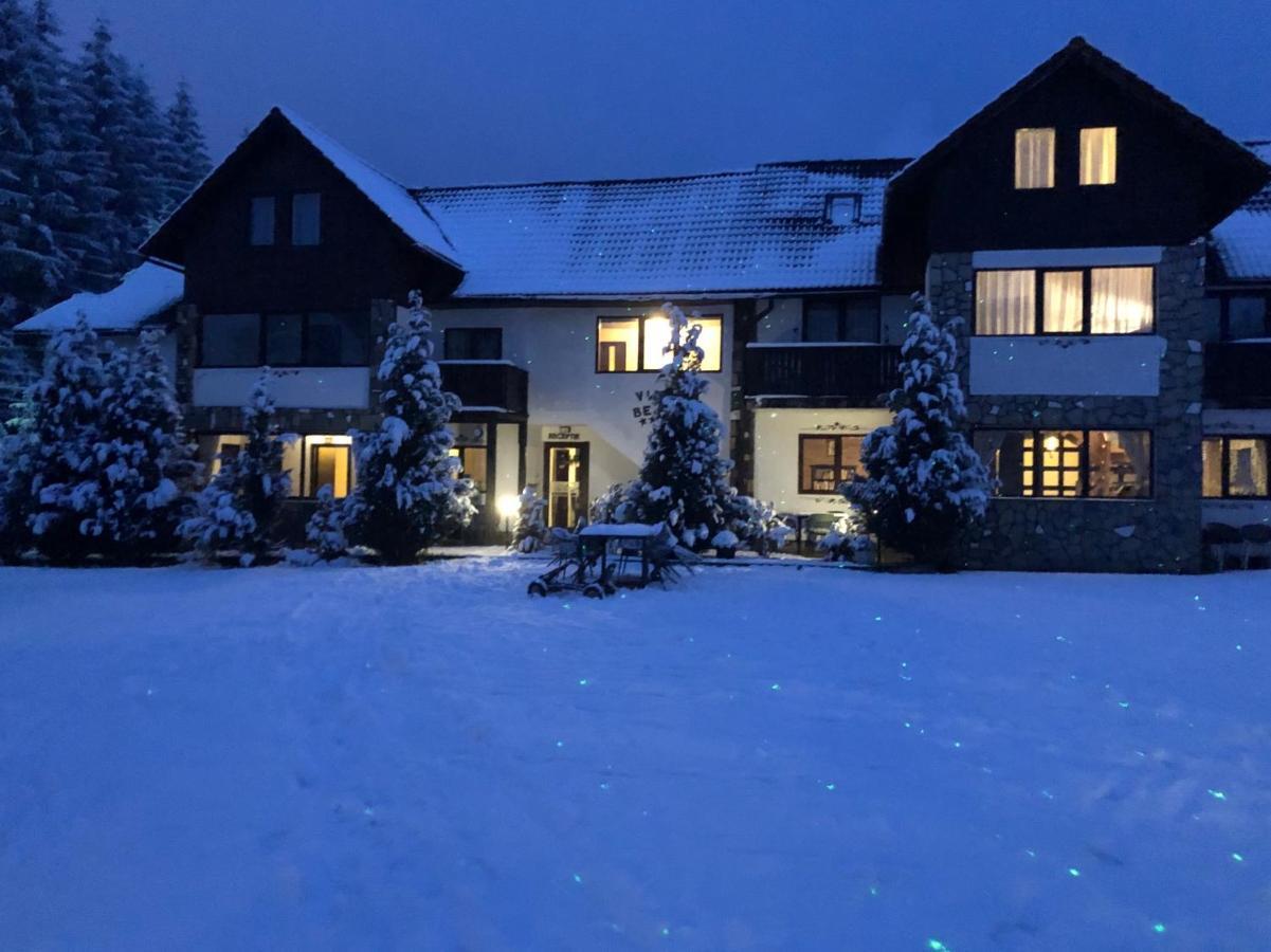Garden Retreat (Adults Only) Hotel Bran  Bagian luar foto