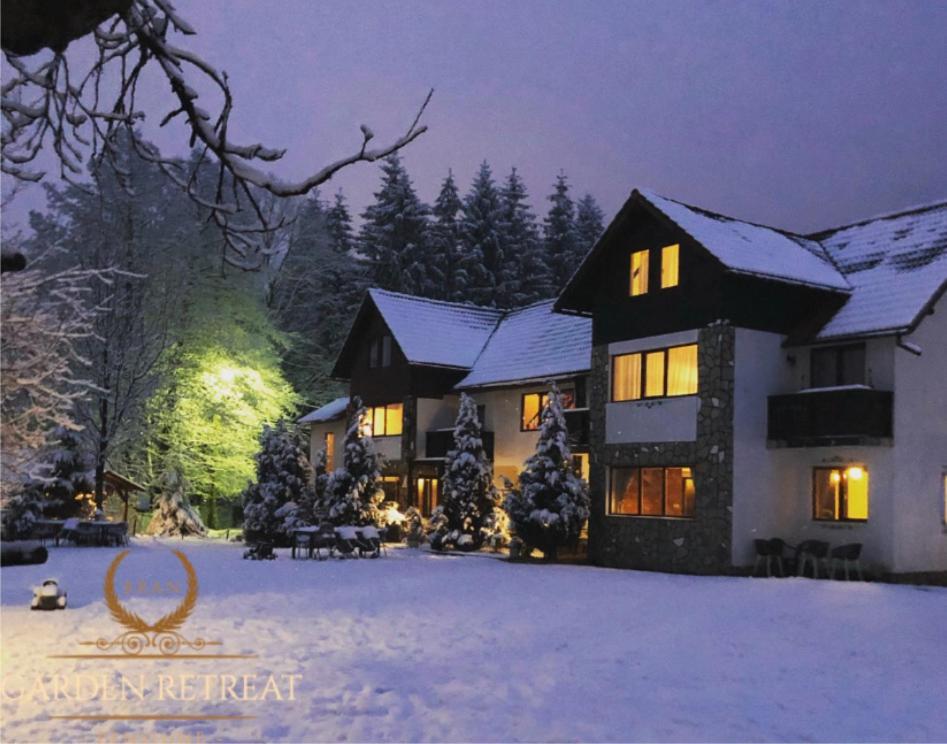 Garden Retreat (Adults Only) Hotel Bran  Bagian luar foto