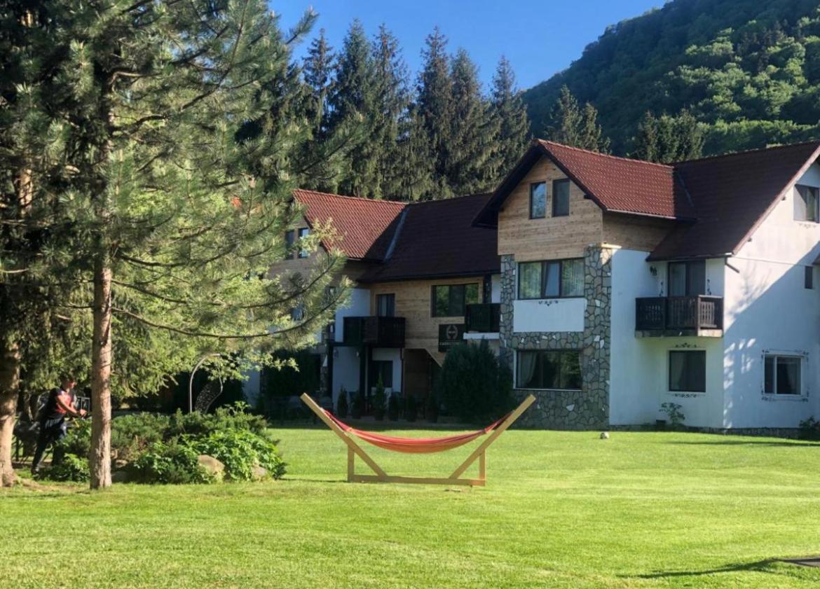 Garden Retreat (Adults Only) Hotel Bran  Bagian luar foto