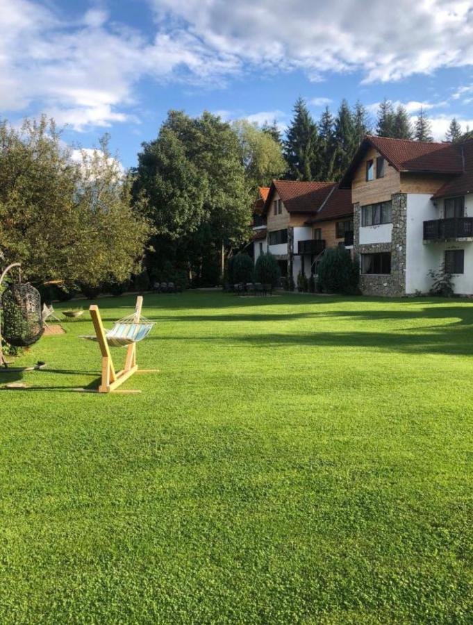 Garden Retreat (Adults Only) Hotel Bran  Bagian luar foto