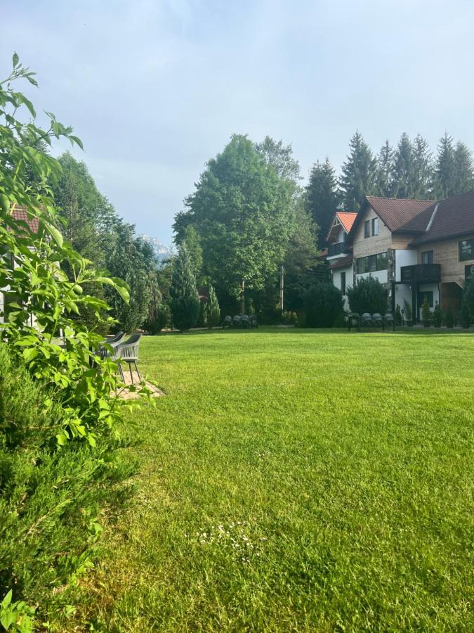 Garden Retreat (Adults Only) Hotel Bran  Bagian luar foto