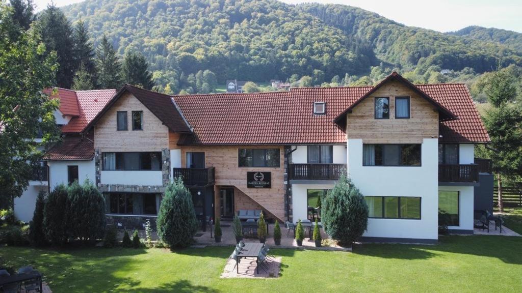 Garden Retreat (Adults Only) Hotel Bran  Bagian luar foto