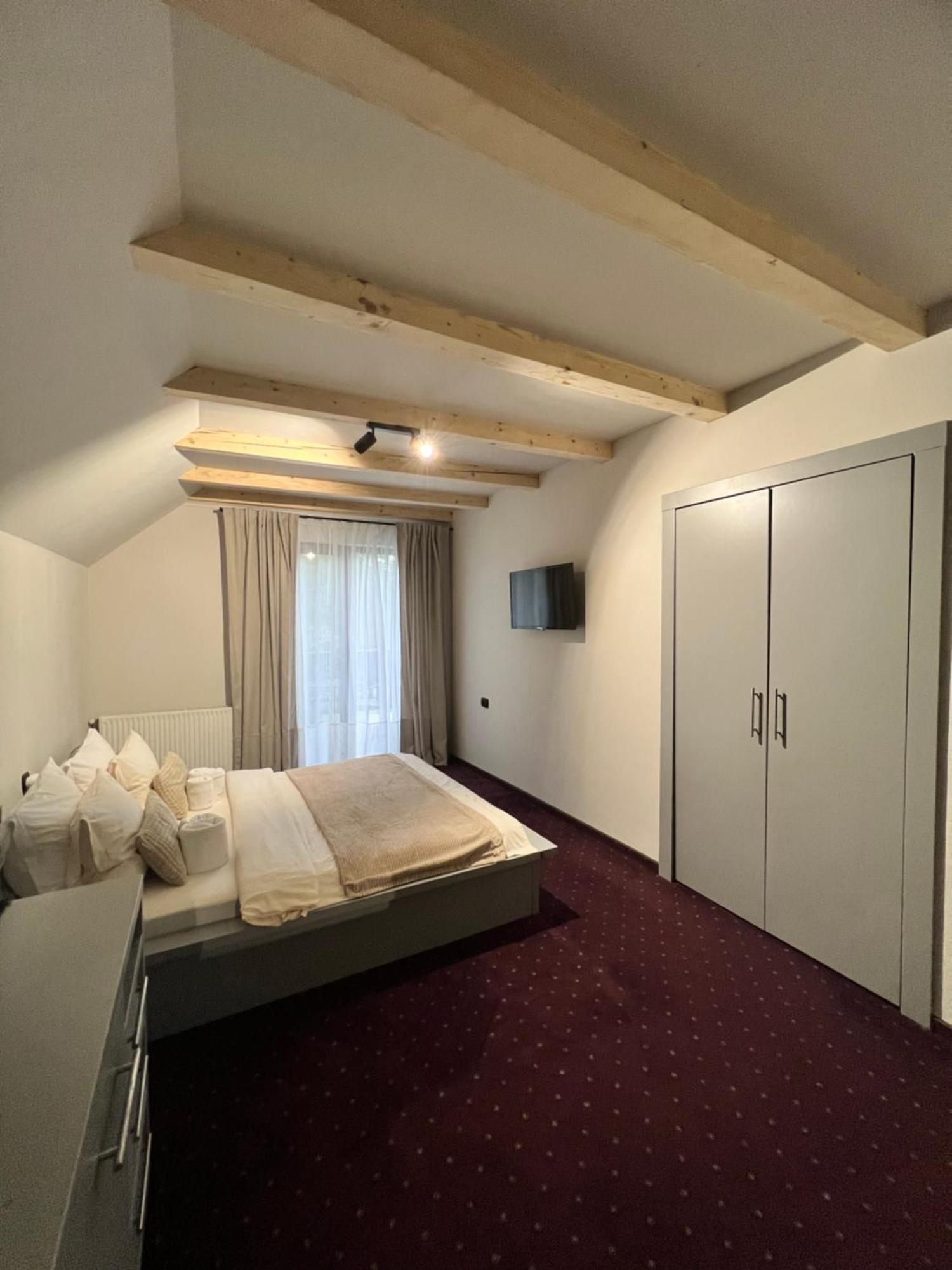 Garden Retreat (Adults Only) Hotel Bran  Bagian luar foto