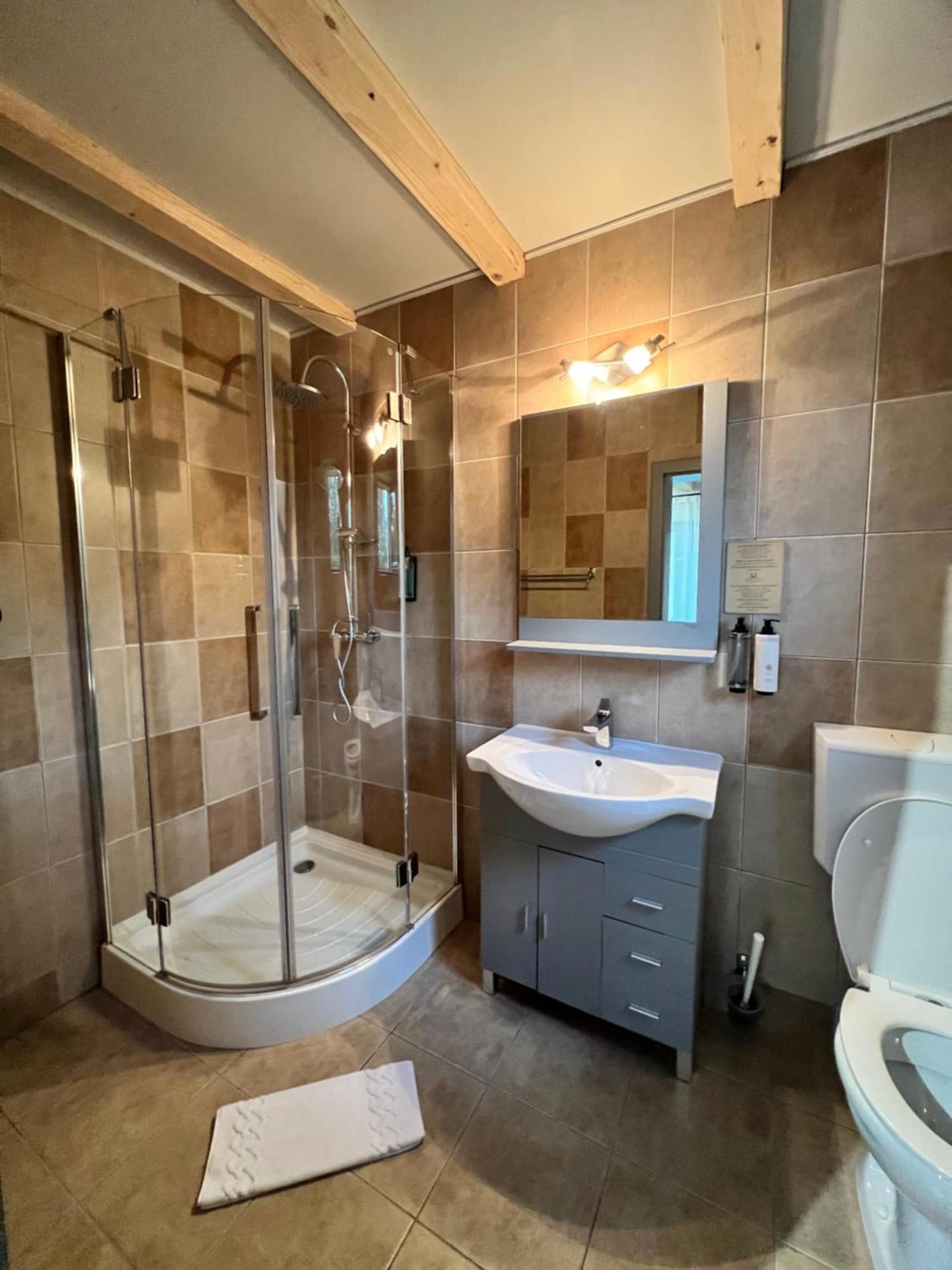 Garden Retreat (Adults Only) Hotel Bran  Bagian luar foto