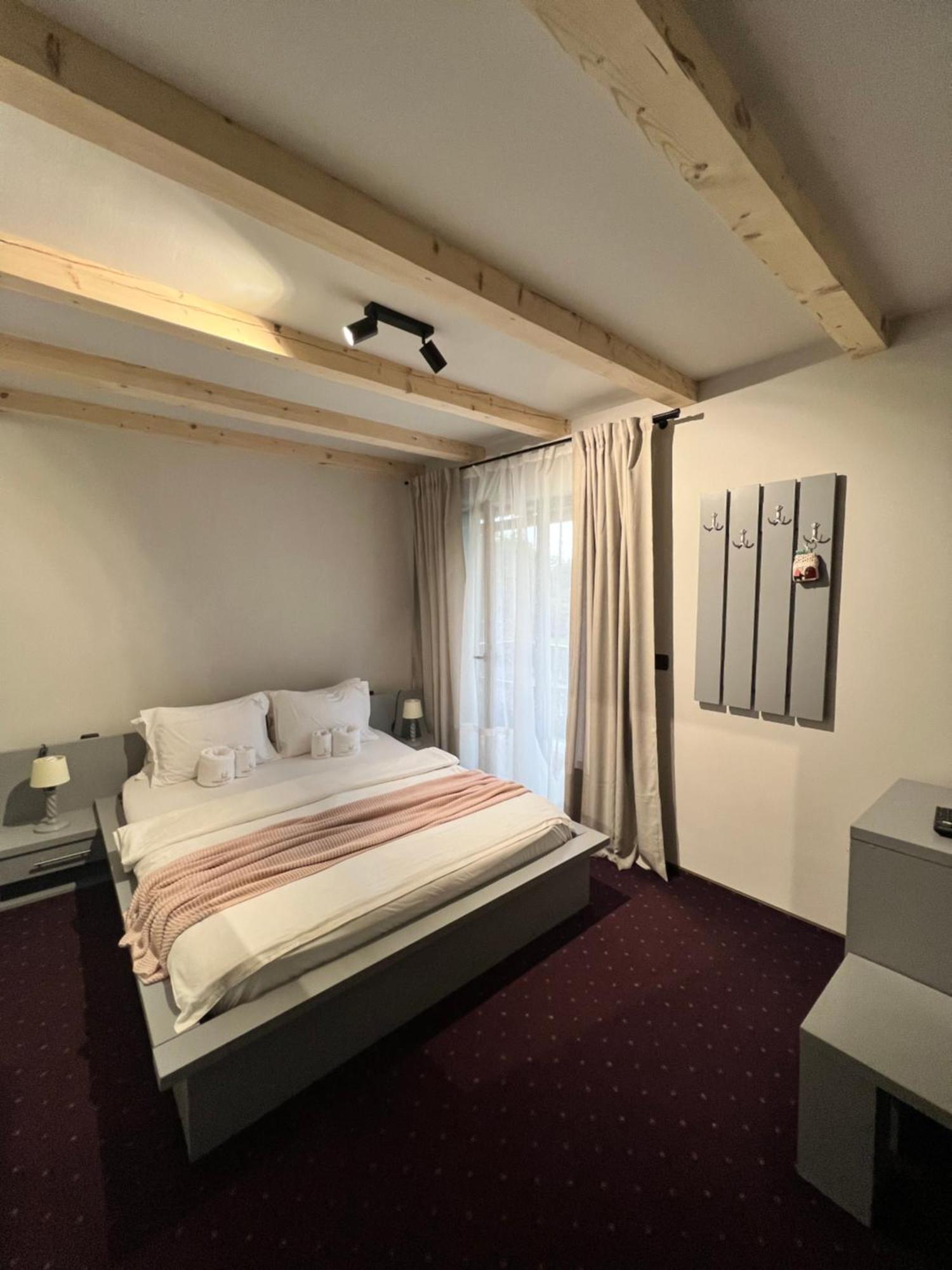 Garden Retreat (Adults Only) Hotel Bran  Bagian luar foto