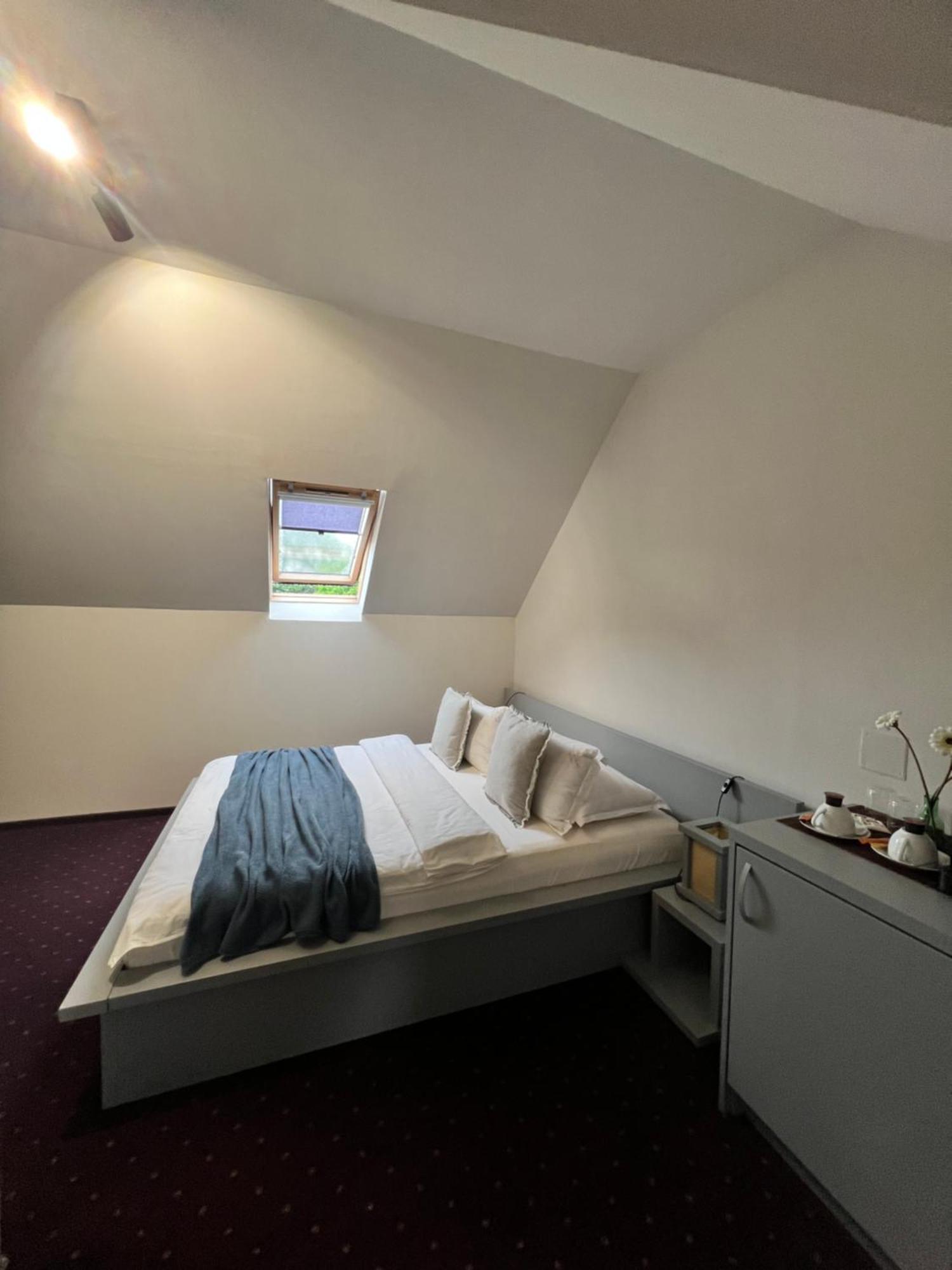 Garden Retreat (Adults Only) Hotel Bran  Bagian luar foto